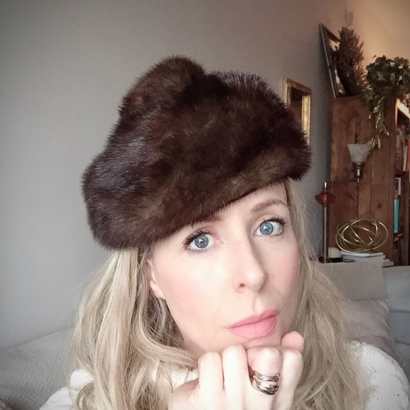 Vintage mink hat with mink Pom Pom on top! - Picture 2 of 9